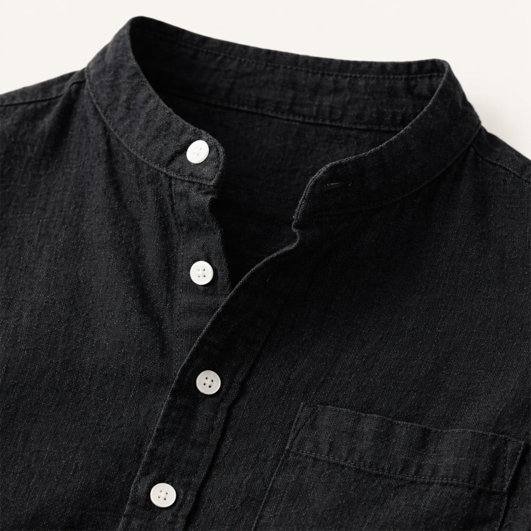 La chemise basique décontractée d&