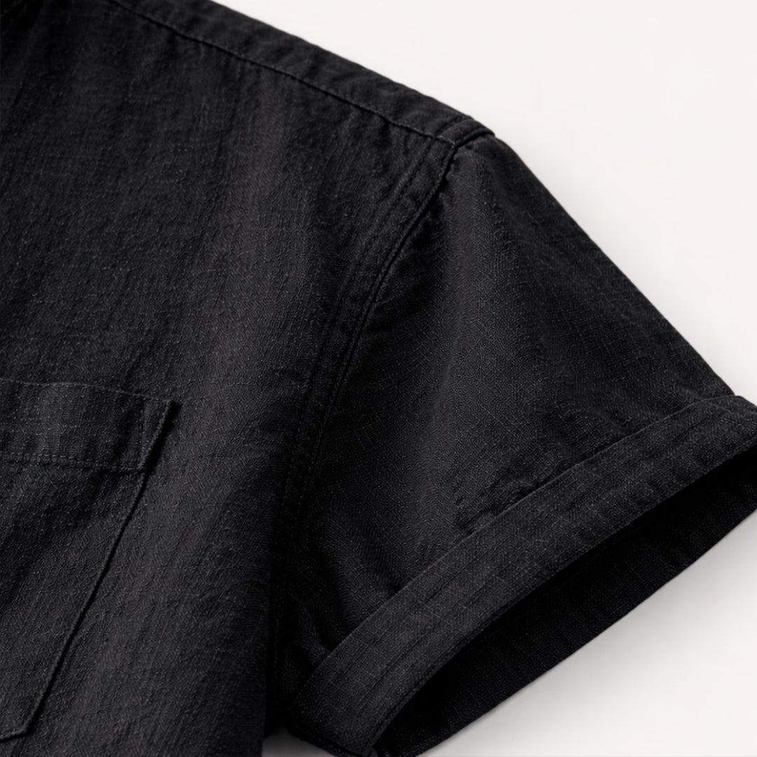 La chemise basique décontractée d&